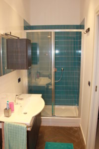 le foto del bagno della camera da letto matrimoniale interna