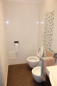 le foto del bagno della camera da letto matrimoniale interna