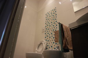 le foto del bagno della camera da letto matrimoniale interna