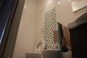 le foto del bagno della camera da letto matrimoniale interna